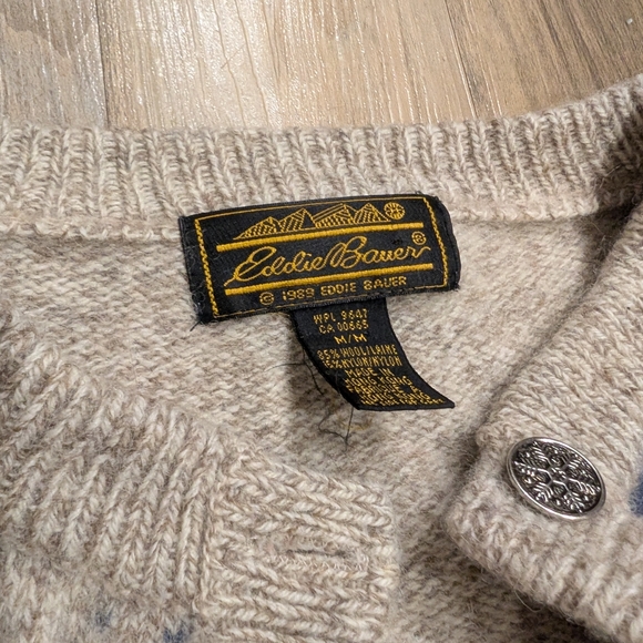 Eddie Bauer Beige Cardigan with Red and Blue Patterns - Picture 2 of 3